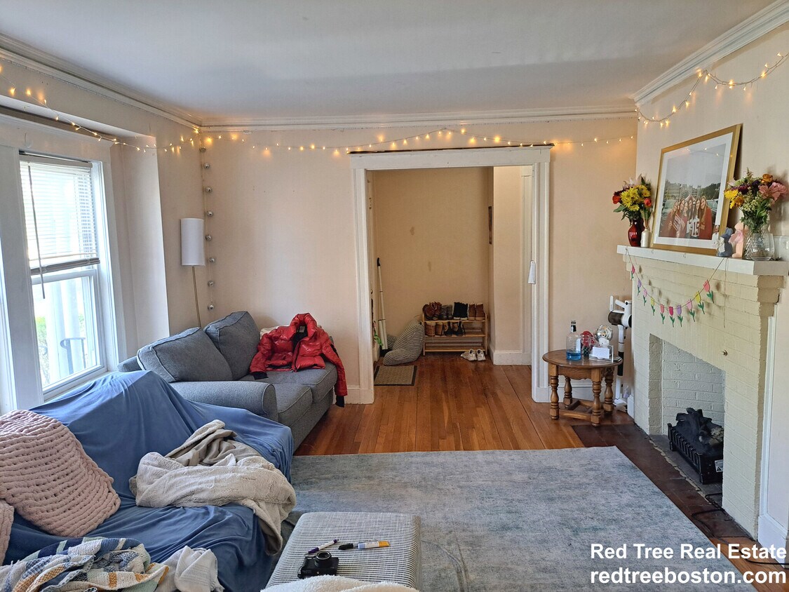 Primary Photo - 289 Foster St