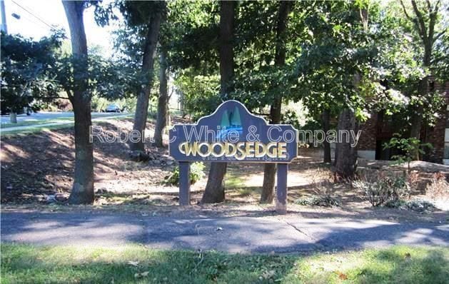 Building Photo - 95 Woodsedge Dr