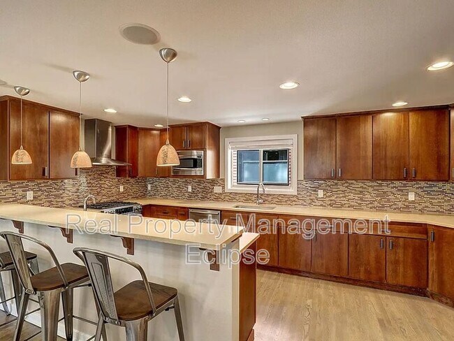 Foto del edificio - 7745 Sand Point Way NE