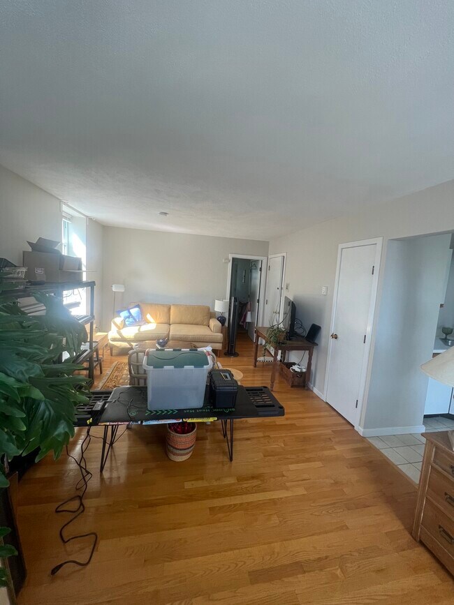 Foto del edificio - 171 W 8th St