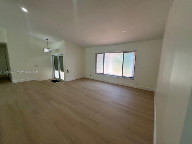 Building Photo - 4499 SW 14th St