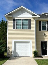 Building Photo - 822 Davis Ave