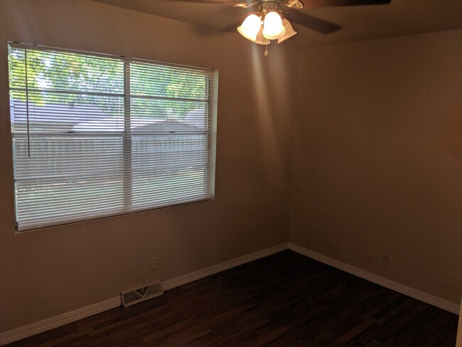 Building Photo - Spacious four Bedroom Home Available NOW