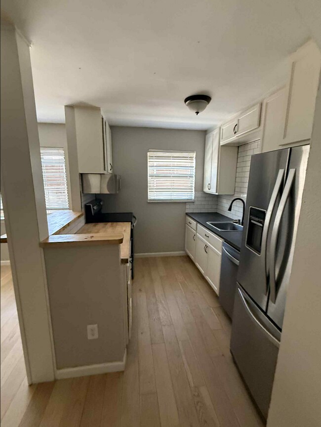 Foto del edificio - 4039 Cole Ave
