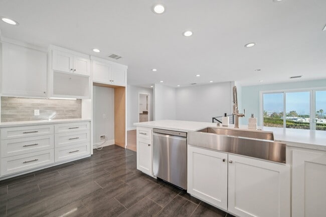 Building Photo - 1854 Homeworth Dr