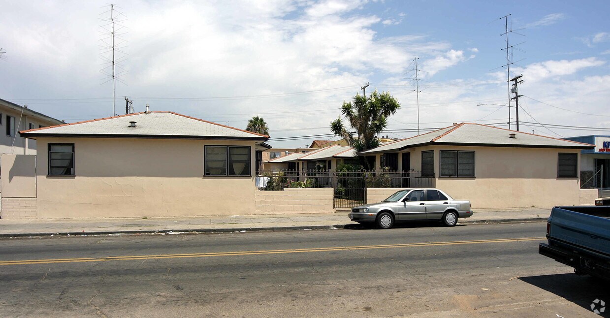 Primary Photo - 4041 Euclid Ave