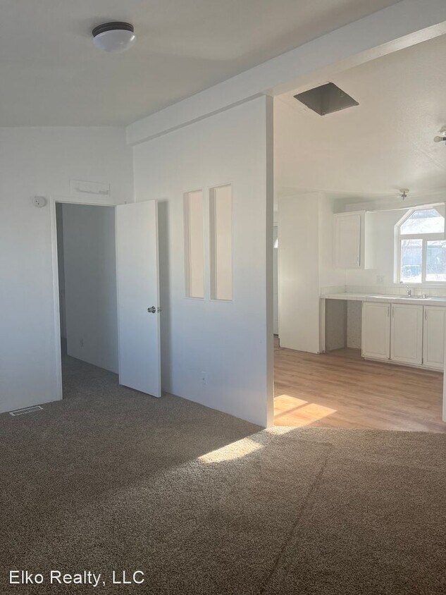 Foto principal - 3 br, 2 bath House - 1356 Stitzel Rd