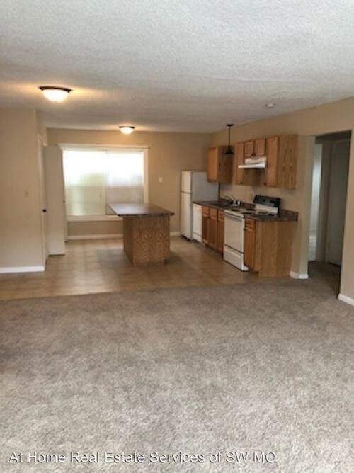 Foto del edificio - 3 br, 1 bath House - 2130 E Bennett