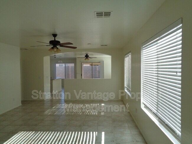 Building Photo - 16612 W Cottonwood St
