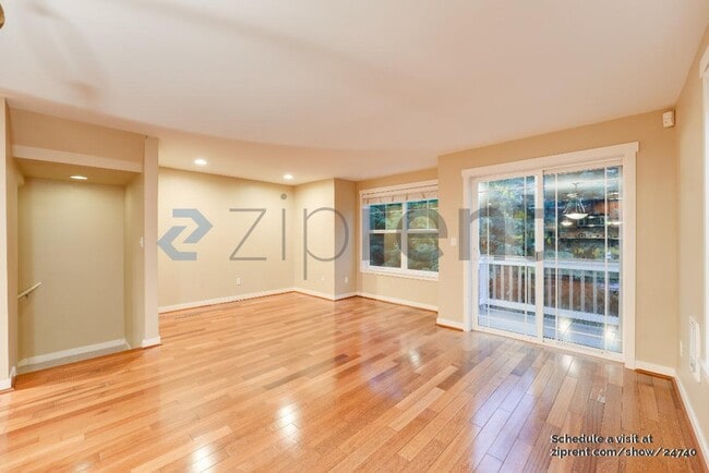 Foto del edificio - 9506 Interlake Ave N