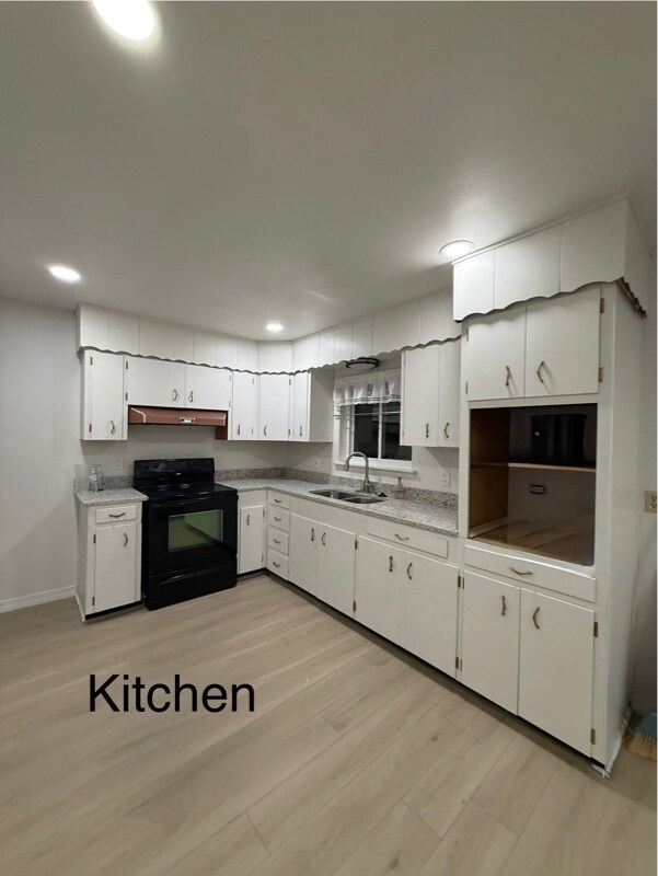 Building Photo - 277 Vista Rio Cir