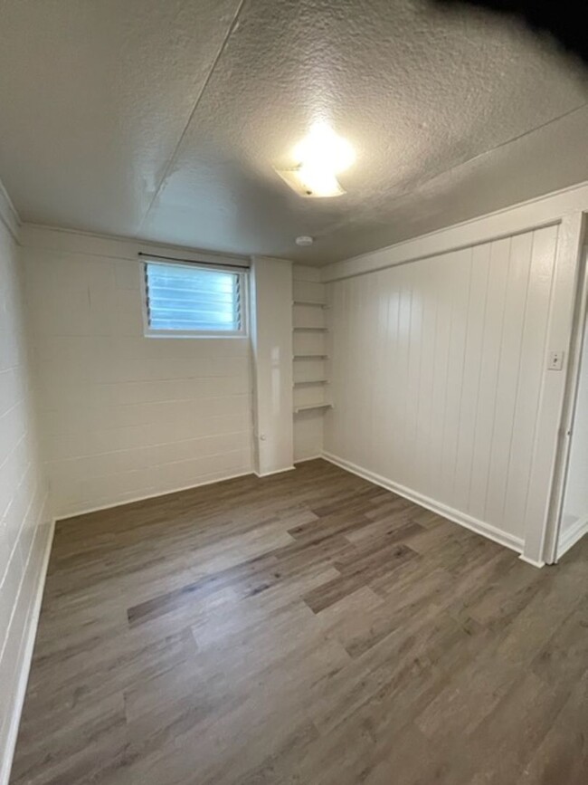 Building Photo - a2881k