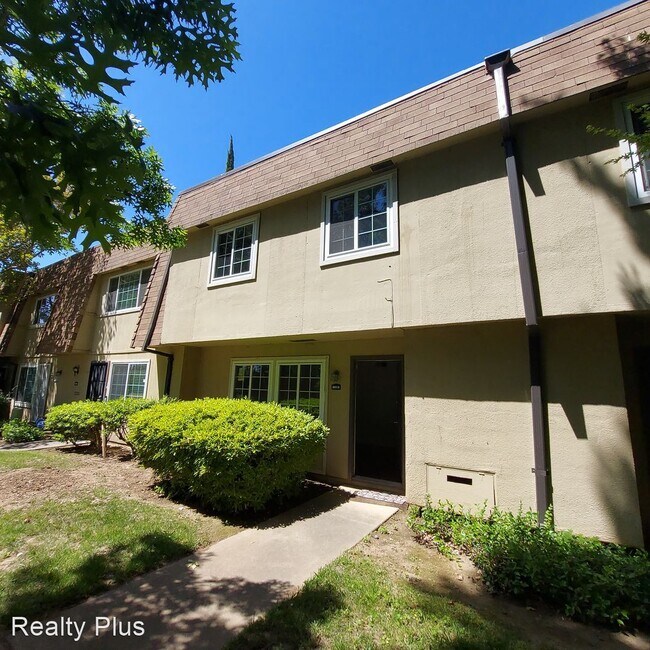 3 br, 1.5 bath House 8883 Salmon Falls D... House for Rent in Sacramento, CA