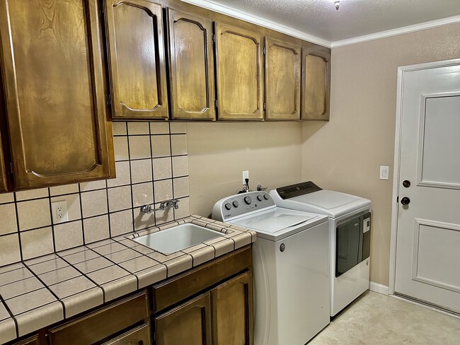Building Photo - 1308 Fransen Ct