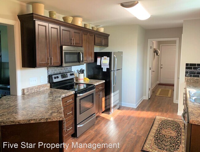 Foto del edificio - 3 br, 2 bath House - 3042 Midland Rd