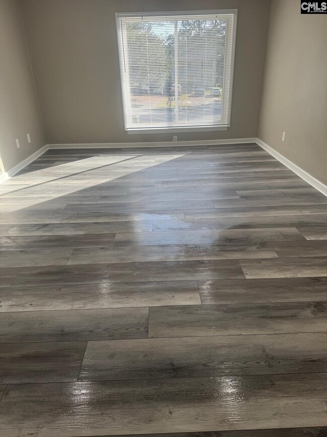 Building Photo - 2919 Chatsworth Rd