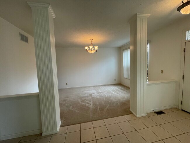 Foto del edificio - 9785 Valley Springs Blvd
