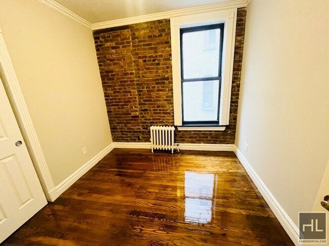 Building Photo - Renovated Gramercy 2-Bedroom with Modern F...