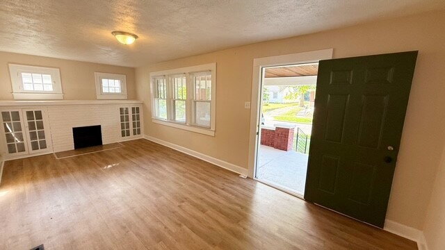 Foto del edificio - EAST SIDE FULLY RENOVATED 2 BEDROOM BUNGALOW AVAILABLE NOW!