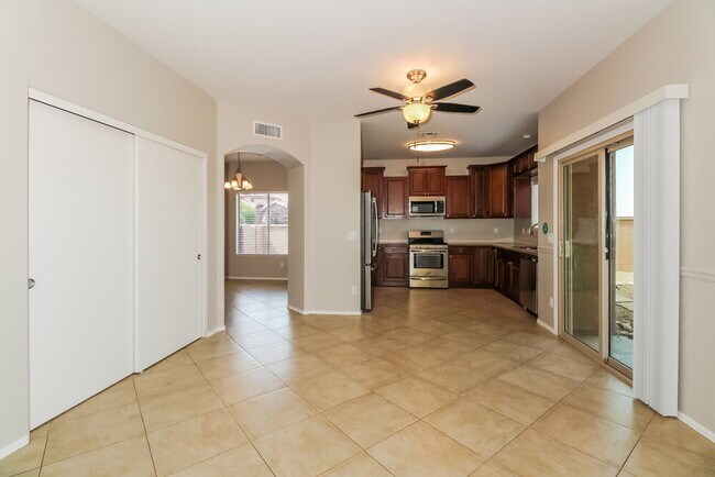 Building Photo - 60333 E Black Crest Loop