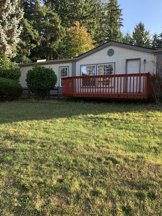 Foto principal - Stunning manufactured home w/detached garage!