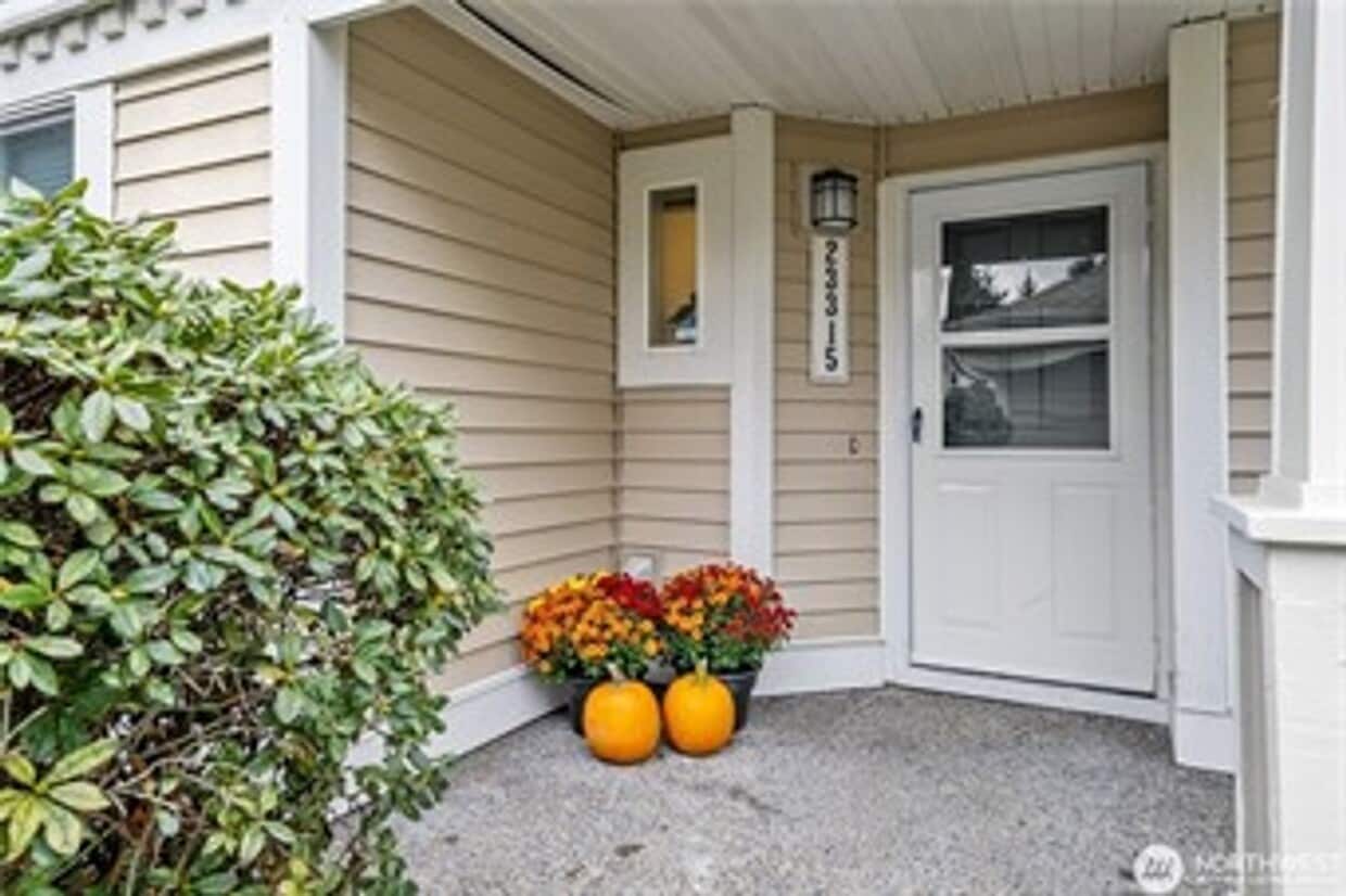 Primary Photo - 2Bd/2.25Ba Kent Condo