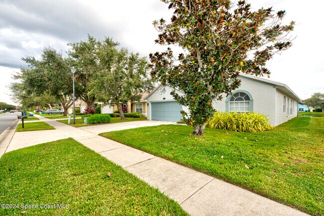 Building Photo - 1085 Sedgewood Cir