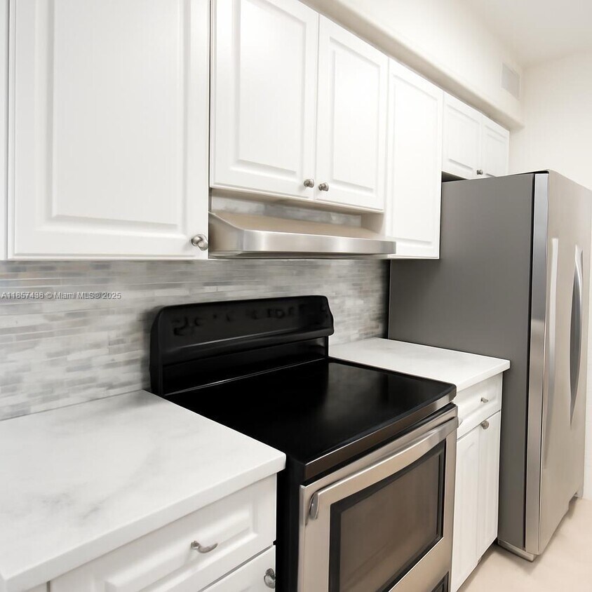 Foto principal - 8713 SW 5th St