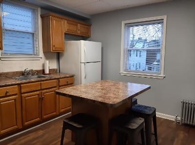 Kitchen - 760 Hamilton St