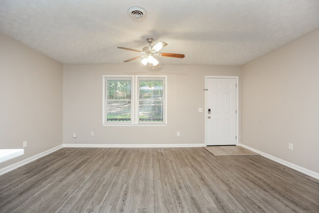 Building Photo - 134 Highland Cir