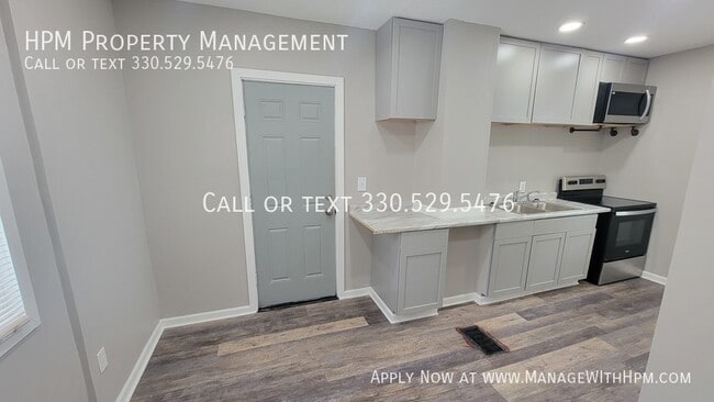 Foto del edificio - 392 Bailey Ct