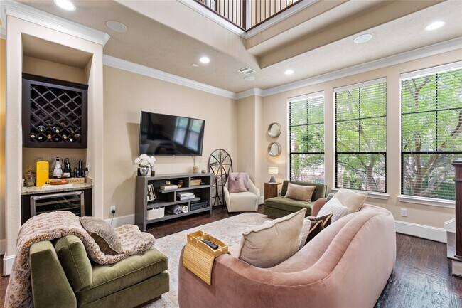 Foto del edificio - 1045 W 22nd St