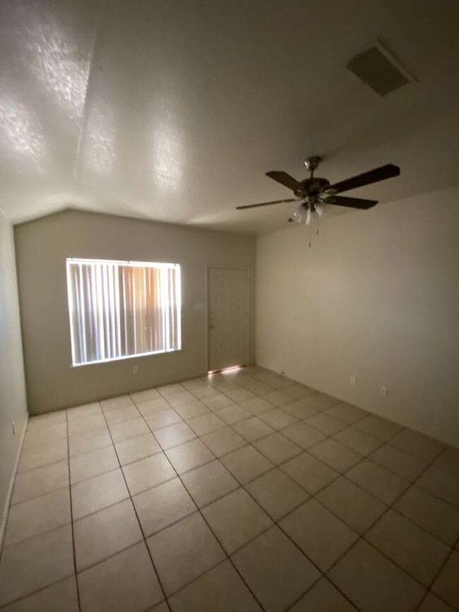 Foto del edificio - 2801 Seabiscuit Dr