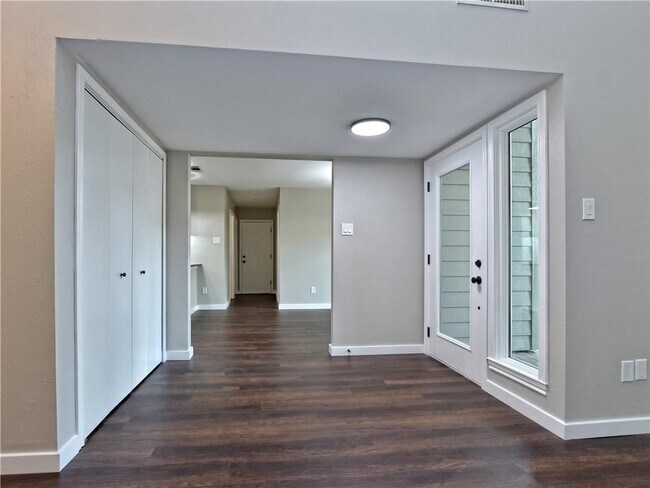 Building Photo - 4111 Ridgeline Dr