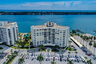 Building Photo - 2600 N Flagler Dr