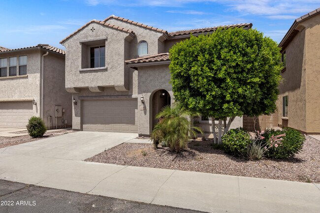 Building Photo - 2142 W Marconi Ave