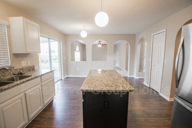 Building Photo - 3928 Stonefield Dr