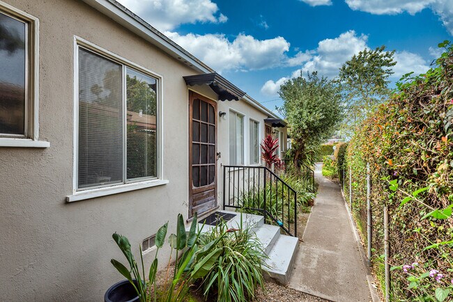 Building Photo - 2339 Abbot Kinney Blvd