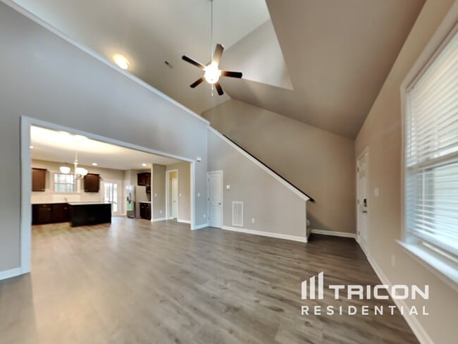 Foto del edificio - 135 Lasswade Ct