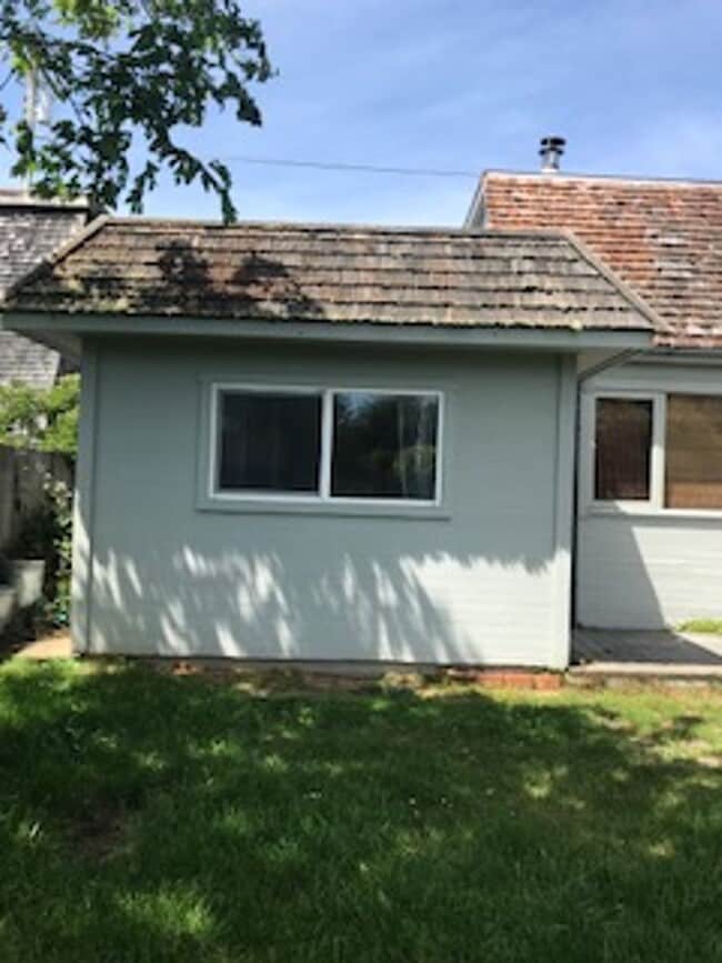 Building Photo - Pet-friendly Trinidad cottage near the beach & shopping!