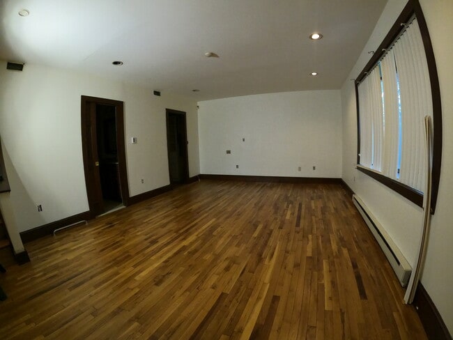Building Photo - 46 Crooked Ln