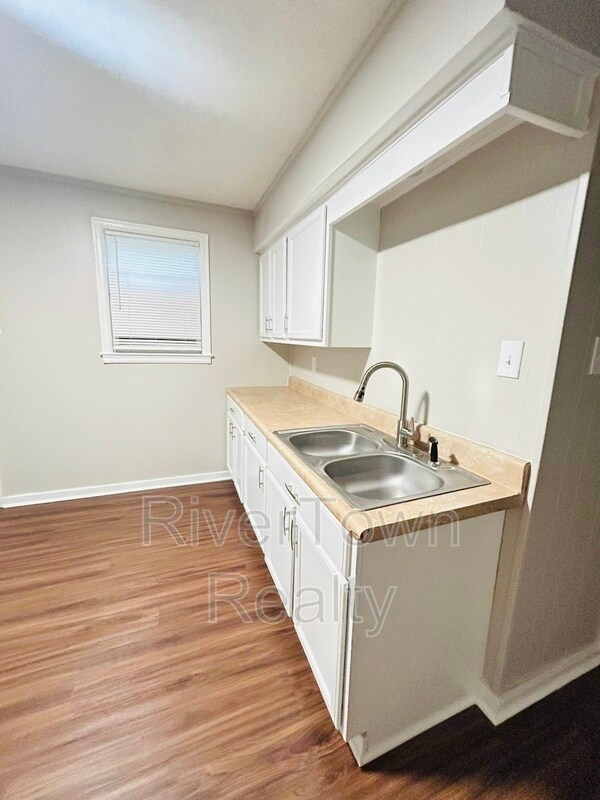 Foto del edificio - 492 E Mallory Ave
