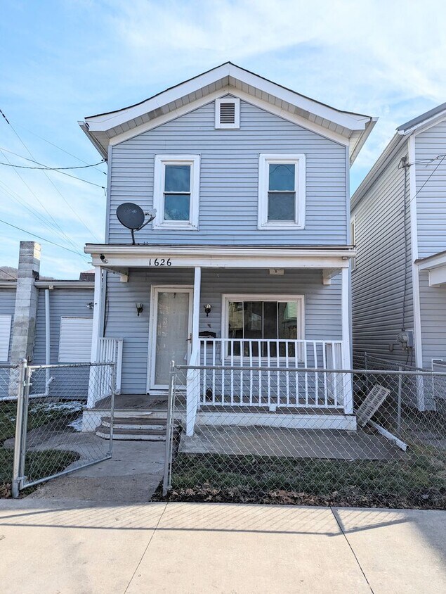 Primary Photo - 3 Bedroom House with Huge Garages