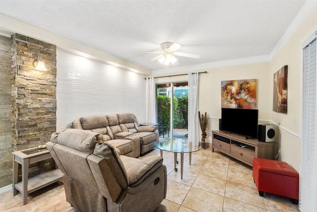 Foto del edificio - 606 Waterside Dr