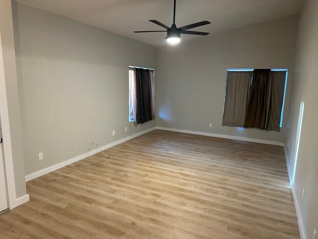 Building Photo - 14837 N 25th Dr