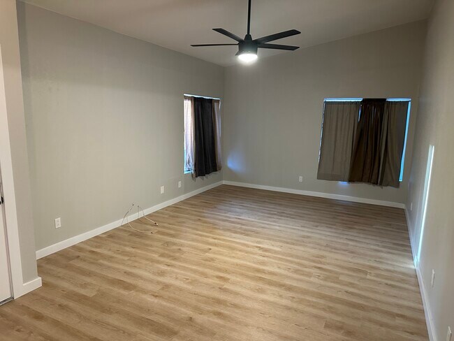 Foto del edificio - 14837 N 25th Dr