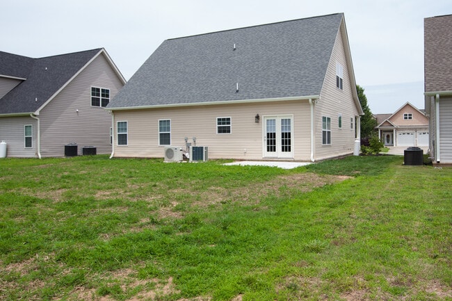 Building Photo - 2524 Waterhaven Dr