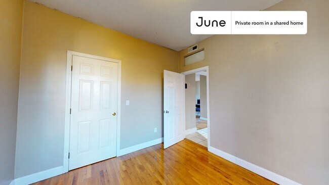 Building Photo - Room in Shared 4 bed/1.5 bath home