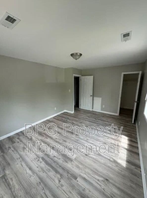 Building Photo - 139 Green St
