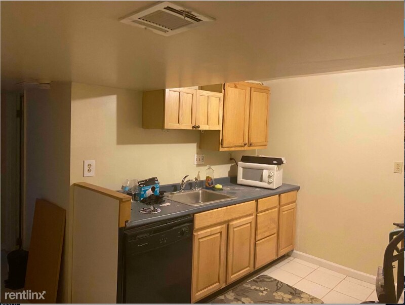 6 br, 3 bath House 5927 Holland Rd. House for Rent in Rockville, MD